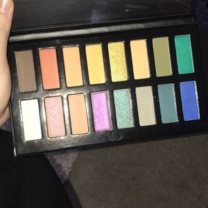 Crown pro palette